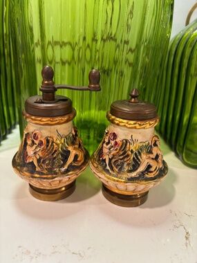Vintage Macina Temperata Porcelain Pepper Mill & Salt Shaker Made In Italy